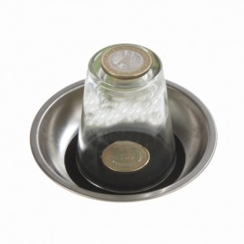 LA PIECE A TRAVERS LE VERRE