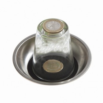 LA PIECE A TRAVERS LE VERRE